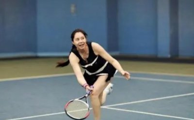 ​体坛叛徒胡娜：曾经在比赛期间叛逃美国，如今晚年高调回国捞金