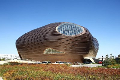 ​曾经叫做“鬼城”的鄂尔多斯，如今怎样了？原来是美国人搞“鬼”