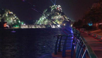 ​夏季夜钓的技巧方法