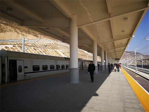 西兰高铁旅途随拍之：甘肃定西北站记录，西部高铁，畅享时空