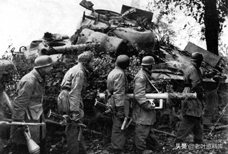 二战中被德军击毁的谢尔曼坦克
