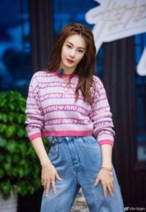 ​当红小生为张雨绮辟谣，黑暗中的心在哭泣