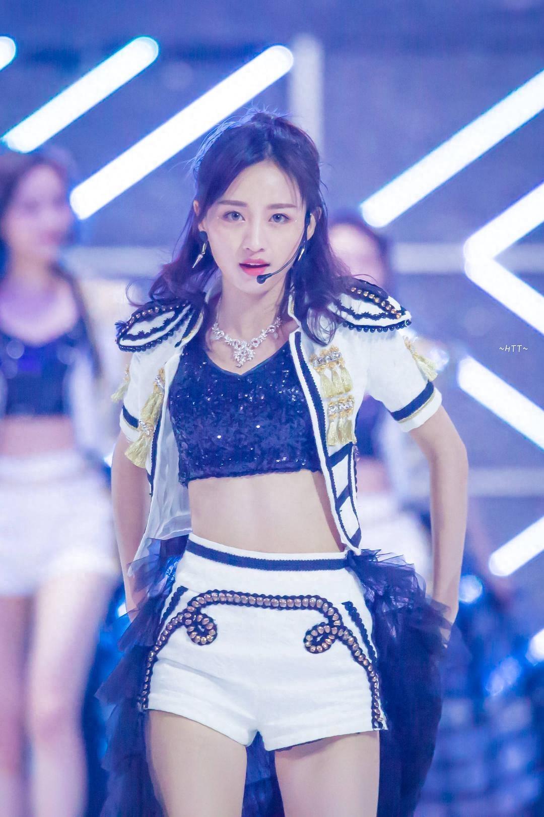 SNH48成员黄婷婷