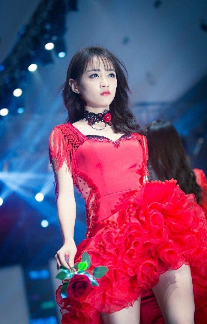 SNH48成员黄婷婷