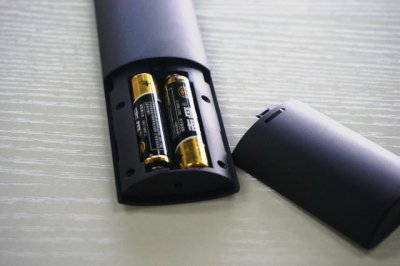 ​香烟盒中的锡纸塞进遥控器里，学会这一招真便捷，解决了烦心事儿