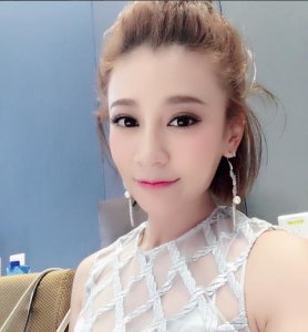 ​《人民的名义》林华华近照，丝毫不比饰演高小琴的胡静差！