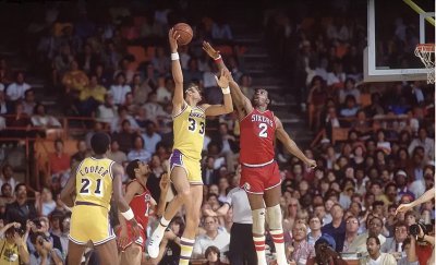 ​NBA75周年75大球星，第15位：摩西-马龙