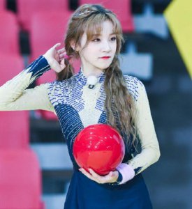 ​赖冠霖宋雨琦粉丝在线battle，扒小号、发丑图，正主关系却很好