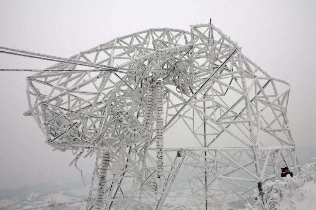 又曝全国冻哭预警，回首2008年冰灾，又一次10年一遇寒潮来袭？