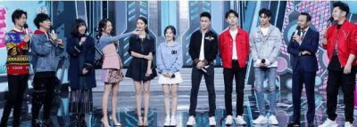 ​冯提莫“天天向上”首秀，大家都围着她 网友：我的小可爱最萌