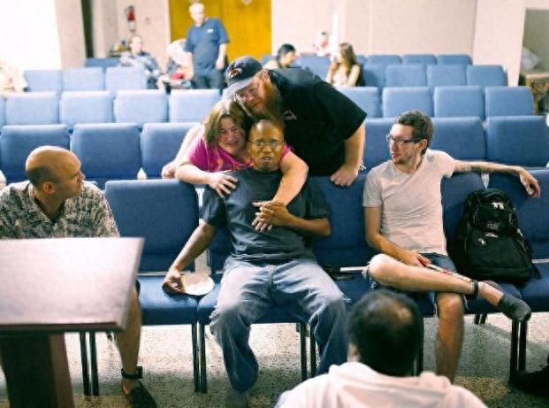 直击美国“恶人谷”的真实生活