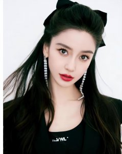 ​Angelababy：演技与美貌的平衡挑战