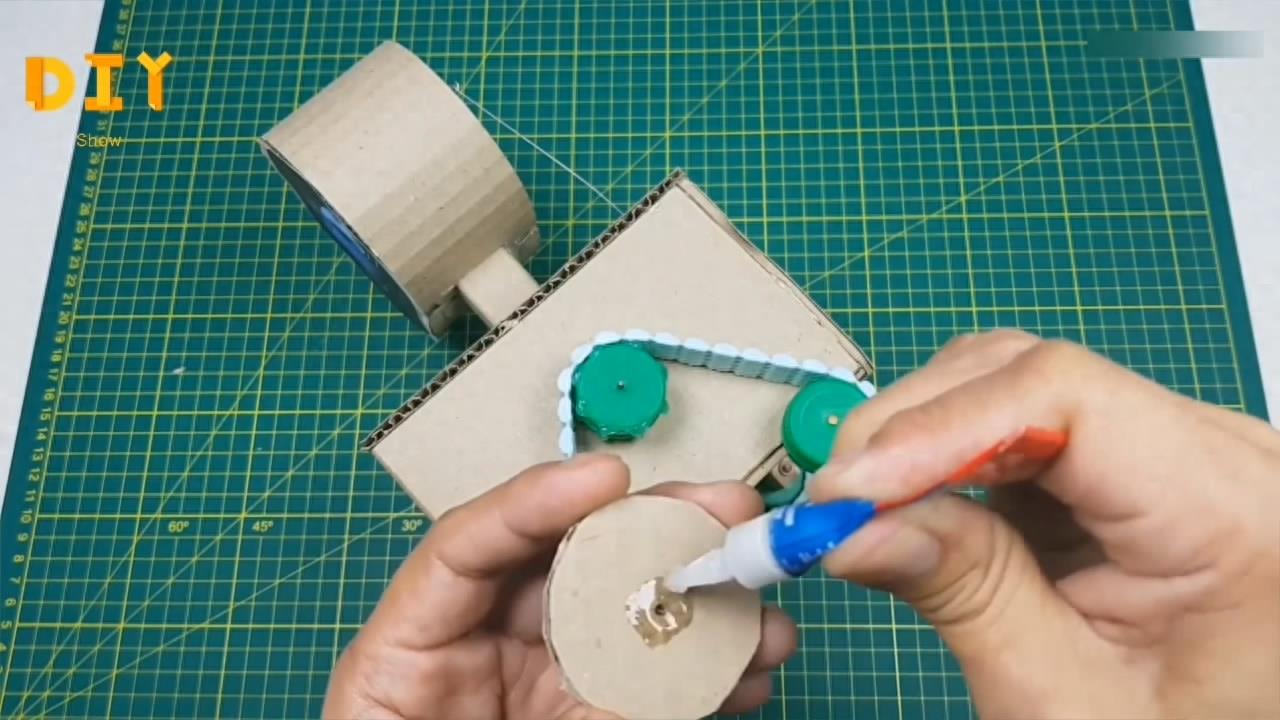 纸板玩具系列，带你学习如何制作可爱的迷你遥控机器人（图解）