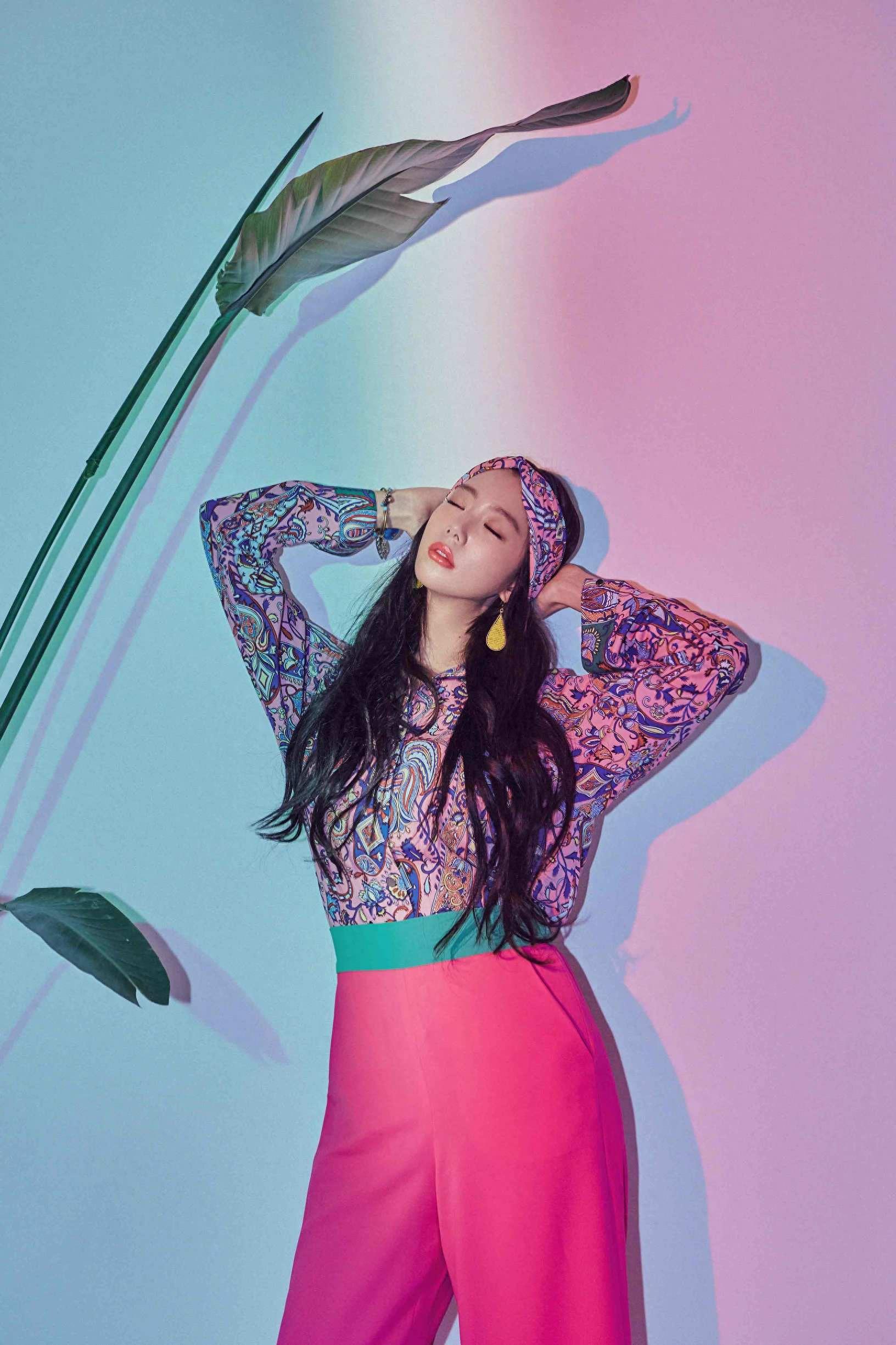 克拉拉再刷新造型 网友：“又一次颠覆了我的审美”