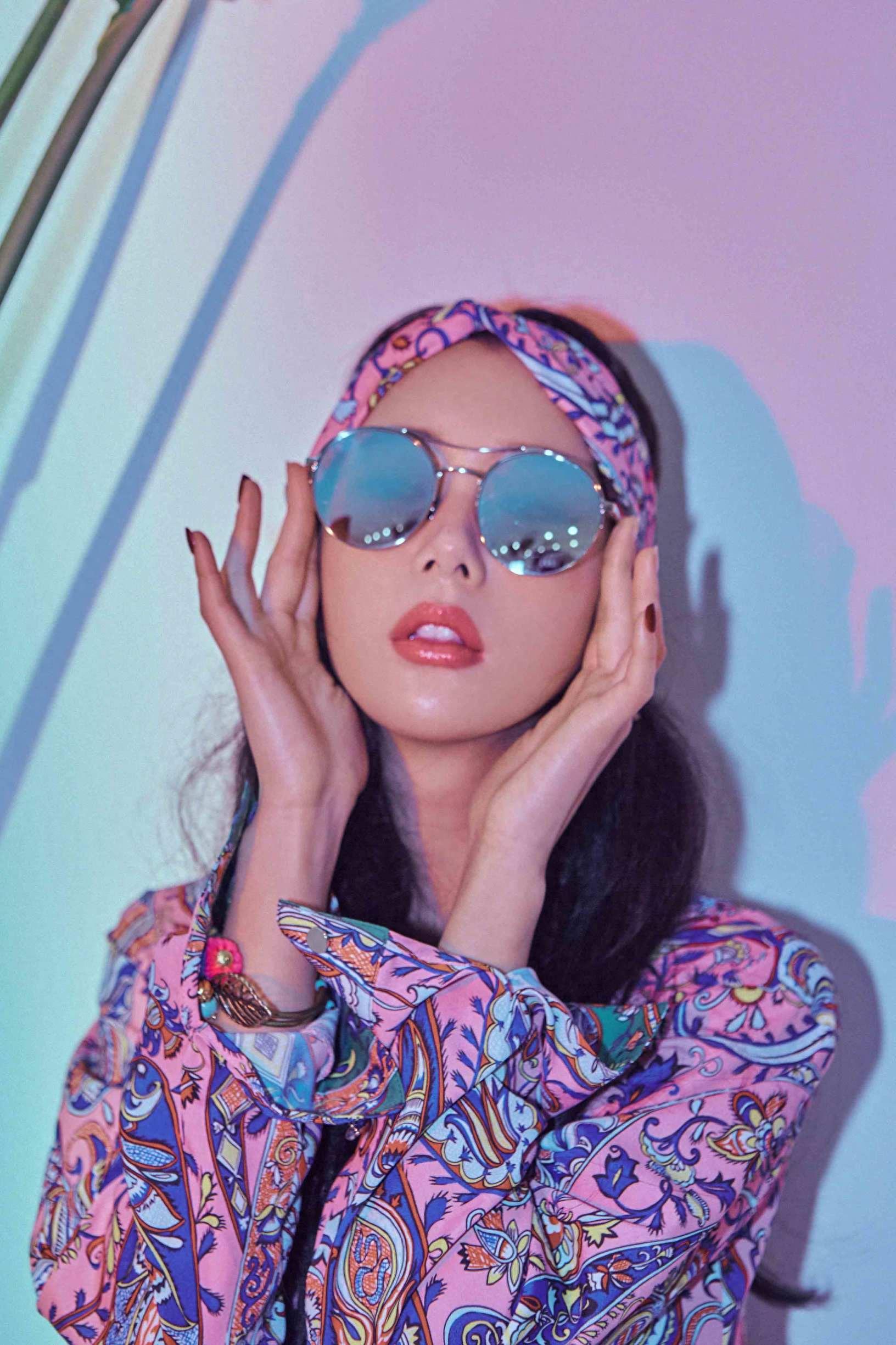 克拉拉再刷新造型 网友：“又一次颠覆了我的审美”