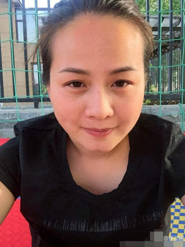 31岁岳云鹏的妻子郑敏近照