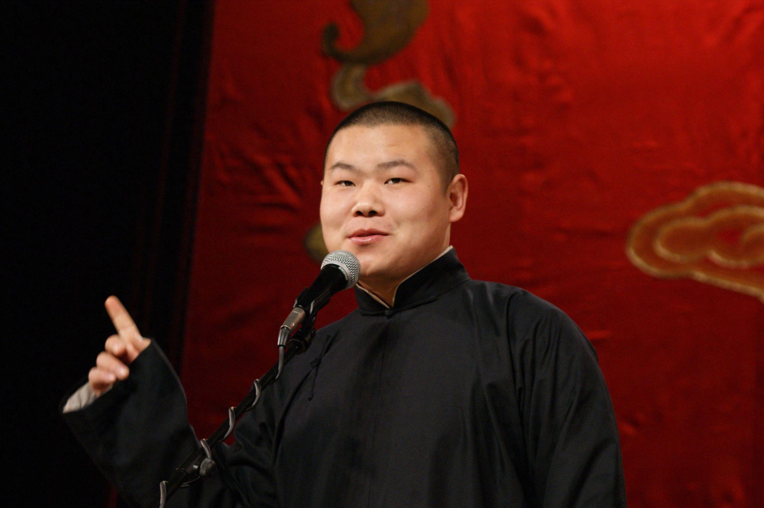 31岁岳云鹏的妻子郑敏近照