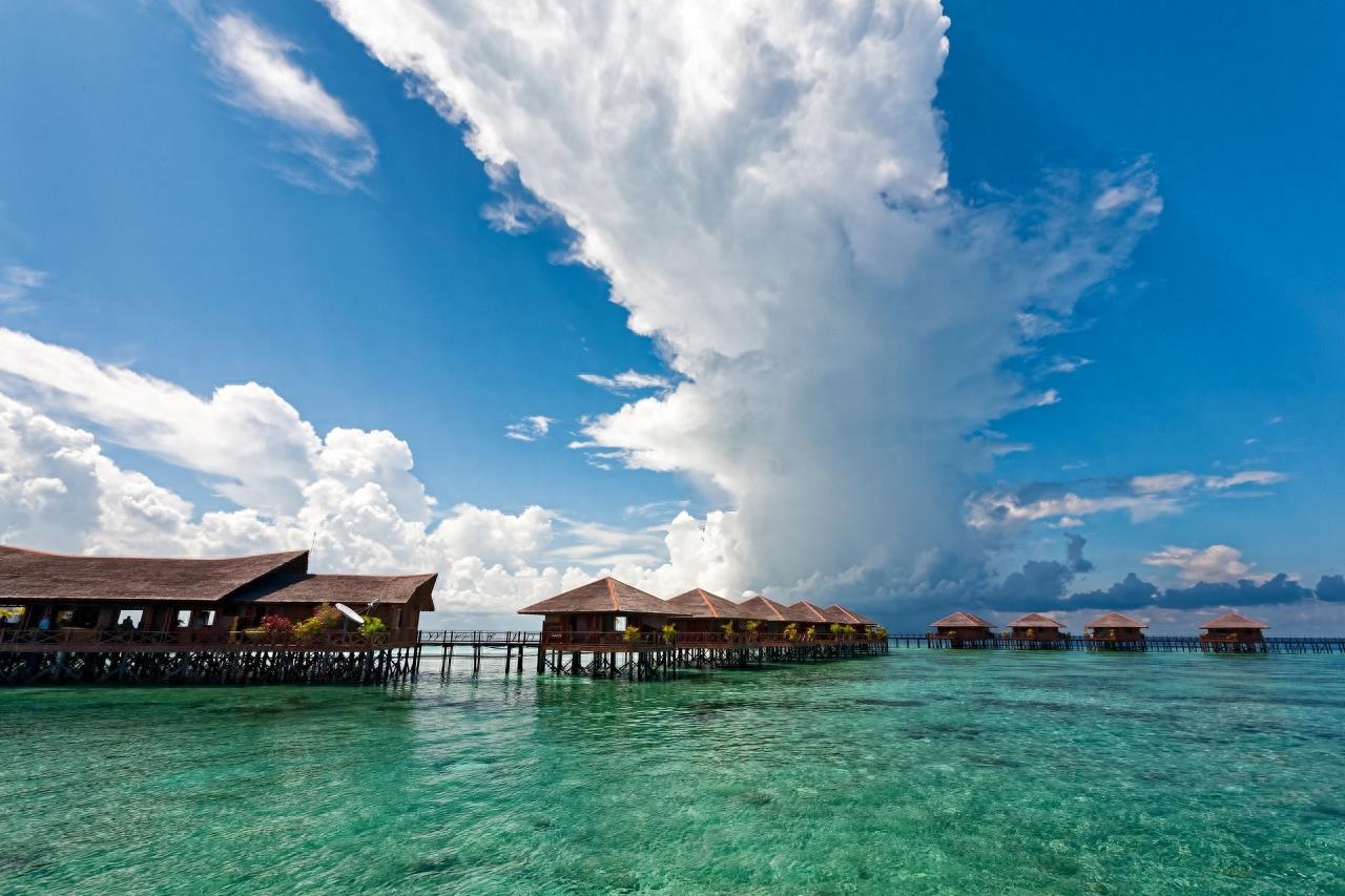 卡帕莱岛位于东马来西亚沙巴州，这里是远离陆地与尘世的蓝色天堂