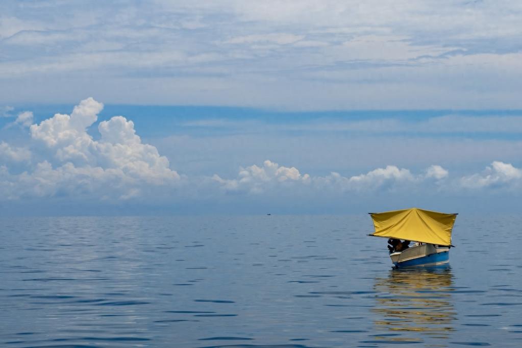 卡帕莱岛位于东马来西亚沙巴州，这里是远离陆地与尘世的蓝色天堂