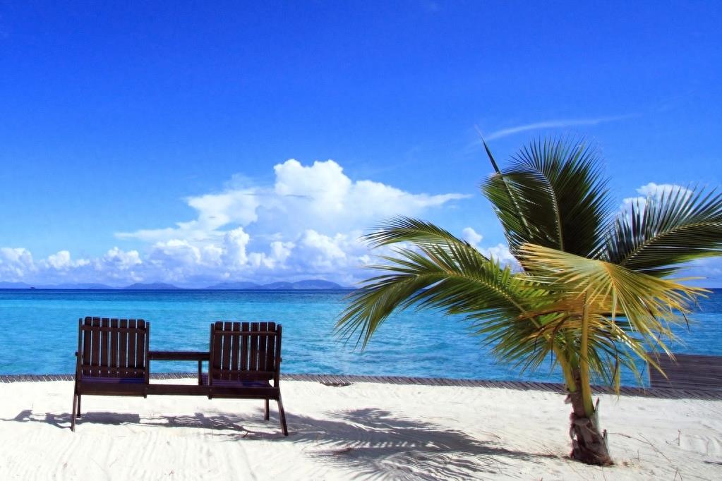 卡帕莱岛位于东马来西亚沙巴州，这里是远离陆地与尘世的蓝色天堂