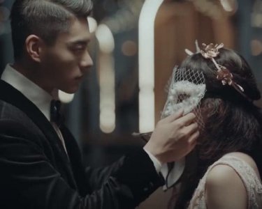 ​沈君山不再打哑谜，当众对谢襄表明爱意，小珺一脸痴相看完全过程