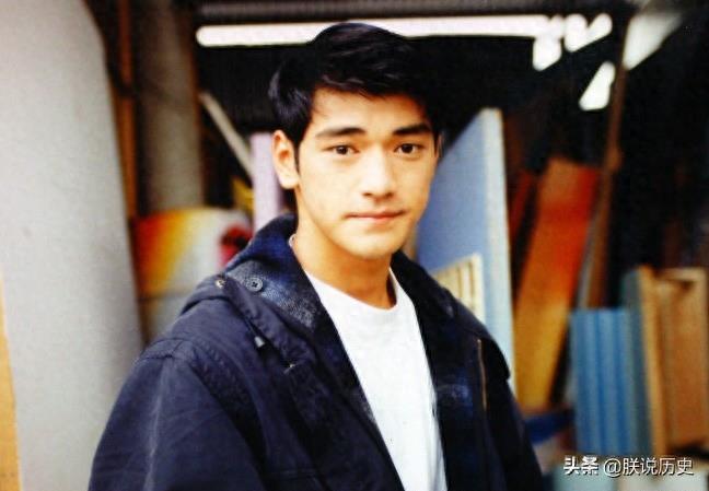 金城武的罕见老照片,当年相当青涩,如今成了亚洲炙手可热的男星