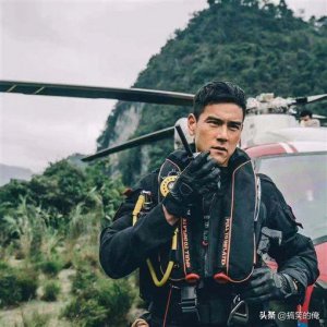 ​与刘诗诗因「激吻加戏」爆地下情！彭于晏年近40恋情曝光