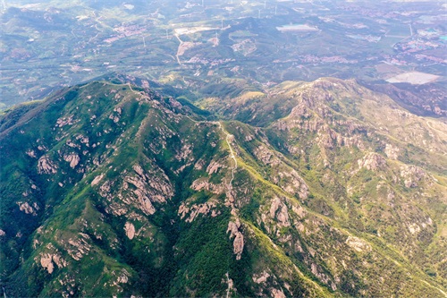 磁山,烟台开发区古现办事处境内,烟台为数不多的免费景区