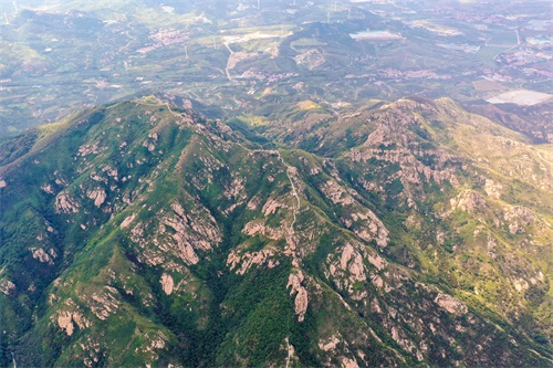 磁山,烟台开发区古现办事处境内,烟台为数不多的免费景区