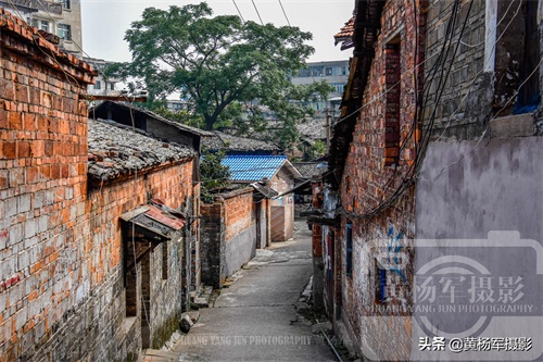 赣州人熟悉的老街巷天王寺,老巷古旧历史悠久仍人来人往,看咋样