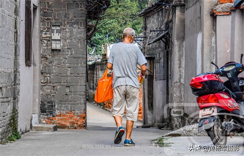 赣州人熟悉的老街巷天王寺,老巷古旧历史悠久仍人来人往,看咋样
