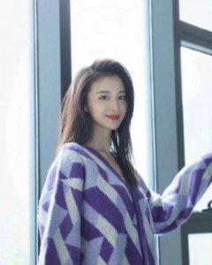 ​95后小花宋亚梦（又名王楚然），疑似因家庭变故，改名为王楚然