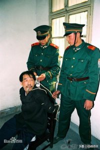 ​法子英是个什么样的人，他是被劳荣枝控制了吗？