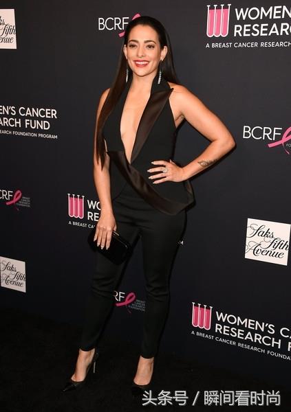 34岁女星娜塔丽·马丁内兹她风采不减当年，她依然时髦有型！