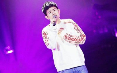 ​张杰《歌手》落泪，或许是因为太心疼歌迷