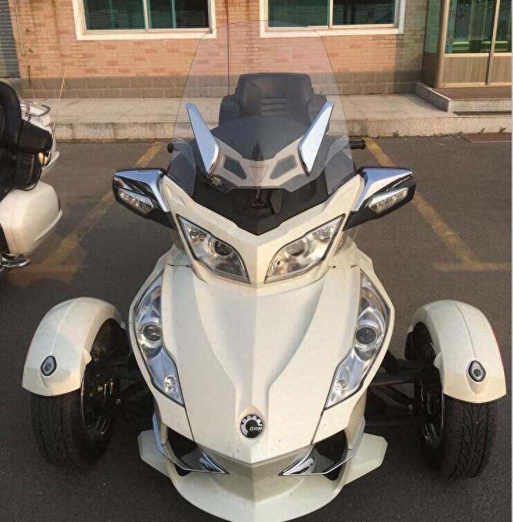 酷炫庞巴迪倒三轮,116马力4秒破百,价值30万也难逃报废