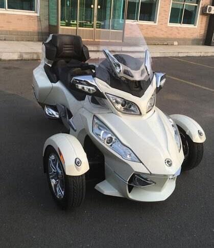 酷炫庞巴迪倒三轮,116马力4秒破百,价值30万也难逃报废