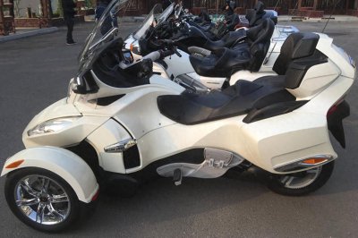 ​酷炫庞巴迪倒三轮，116马力4秒破百，价值30万也难逃报废