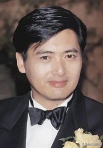 ​周润发，1955年出生香港，祖籍广东开平，他演的“小马哥”很经典