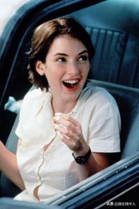 ​曾是好莱坞当红花旦，和德普爱得死去活来，惊艳时光的薇诺娜赖德