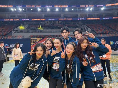 ​体育女神雪儿闪耀超新星运动会 英姿飒爽秀色可餐