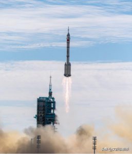 ​想飞上天，和太阳肩并肩，普通人距离太空旅行还有多远？