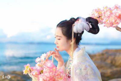 ​小说：姐妹二人一同嫁病秧子王爷，可婚后的待遇却全然不相同