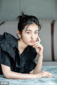​佛系少女张子枫：刚满十八岁入行十三年