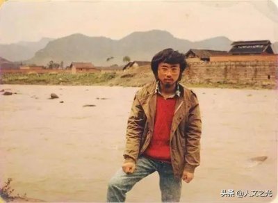 ​诗人海子之死的背后：工业文明淘汰了诗人