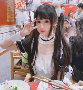 ​上亿富婆蔡萝莉翻车，素颜照惨遭曝光，千万粉丝大喊：被欺骗