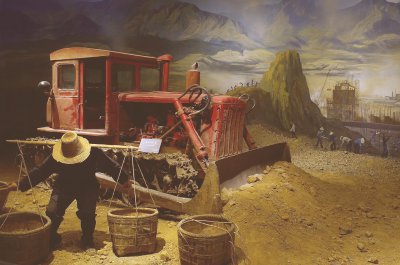 ​馆藏文物“东方红”推土机有什么来头？它又述说着怎样的故事呢？