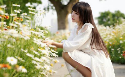 ​B站镇站之腿！清纯女神咬人猫也来蹭纯欲风流量？网友直呼爷青回