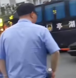 ​江苏盐城发生命案，疑似打工人被骗，杀了人力资源公司人员