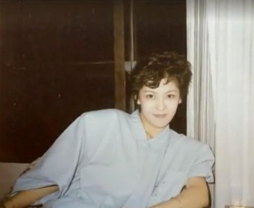 ​被陈岚年轻时的照片惊艳到了！网友：和现在简直是判若两人